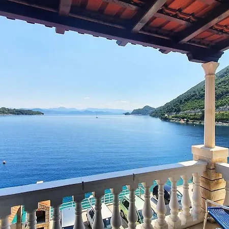 By The Sea Apartment