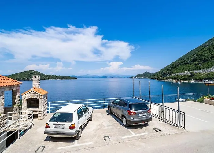 By The Sea Apartman *