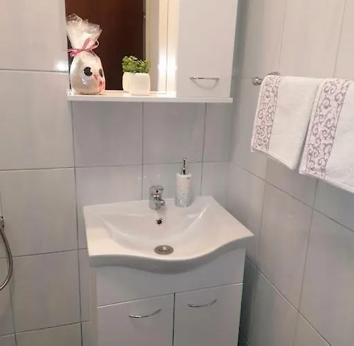 By The Sea * Собра